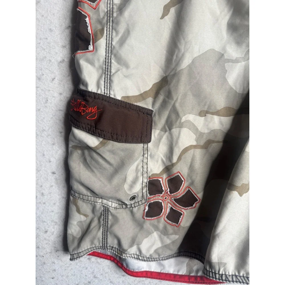 Billabong Mens Board Shorts Size 42 Camo Floral Cargo Swim Trunks M124UHAP